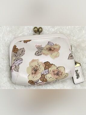 Coach 1941 Kisslock floral bouquet print EUC